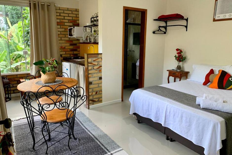 Quarto com Cama de Casal ou 2 de Solteiro